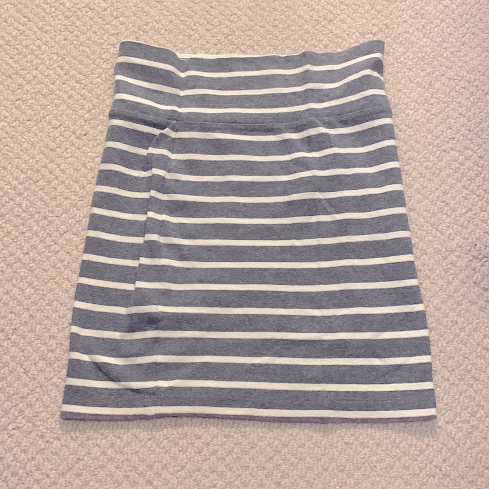 Forever 21 Gray & White Pencil Skirt Size Medium